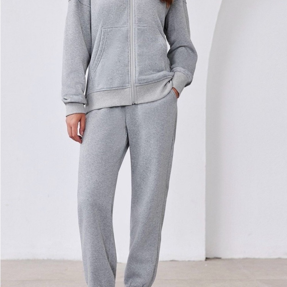 NWT PINSPARK Women's Classic Gray Joggers B7